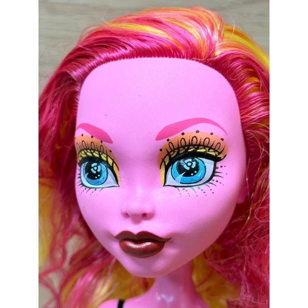monster high stand if ghouls